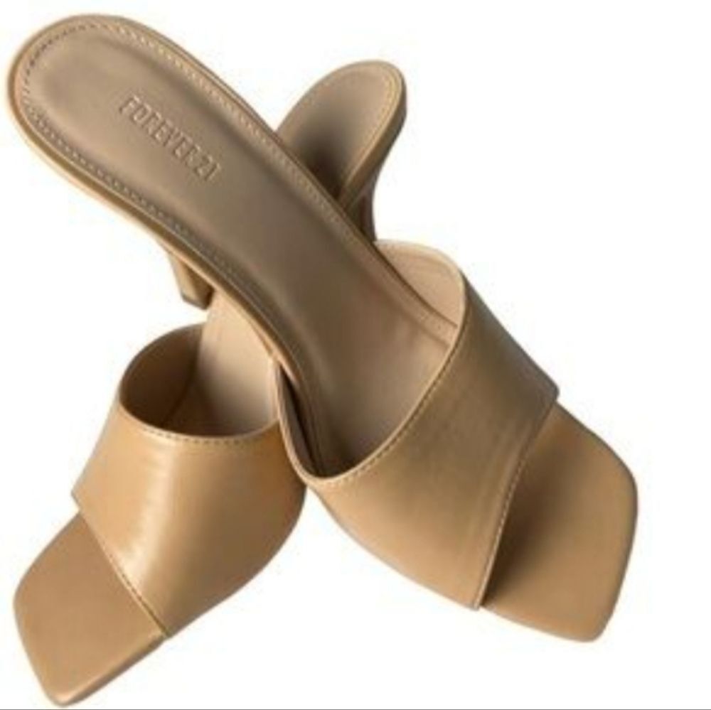 BRAND NEW FOREVER 21 SQUSRE TOE HIGH HEEL WOMENS SANDAL